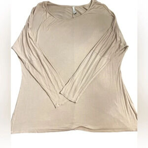 Brenda’s long sleeve flowy top